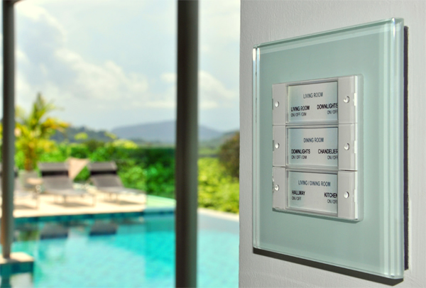 Overlooking the pool, this KNX keypad controls lights in the kitchen, hall, living and dining room.