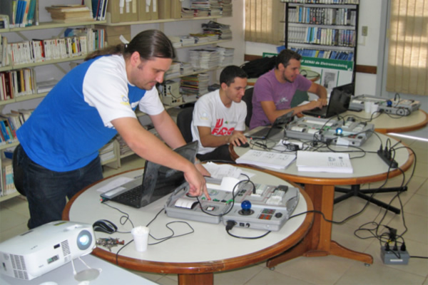 KNX partners training the team who will represent Brazil at the Worldskills 2013  in Leipzig.