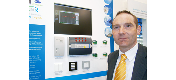 The Animeo KNX RS485 is being shown here by Somfy's Dirk Mommaerts.