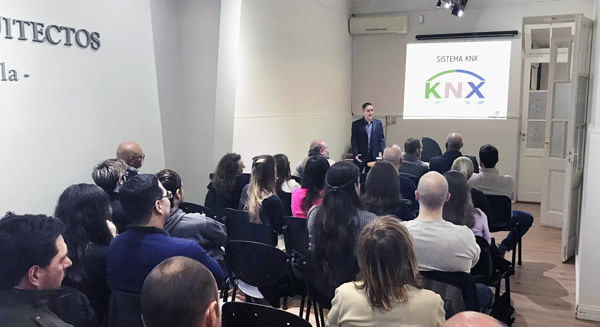 KNX seminar in Sante Fe - one of many seminars for architects, builders and students held across the country's various provinces.