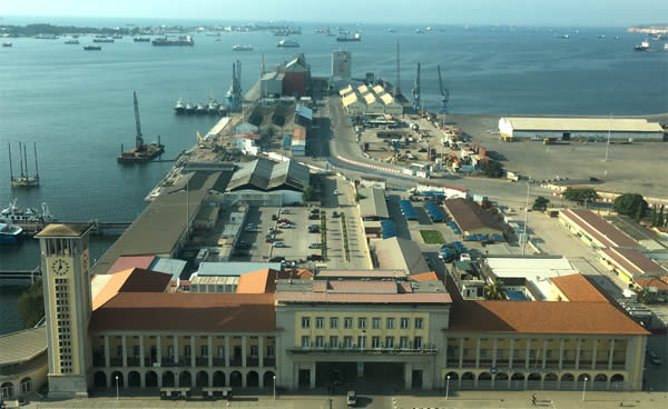 The  Grandes Moagens de Angola industrial unit of wheat milling is located in the harbour of Luanda in Angola. The facilities are controlled by KNX and comprise an industrial building, two warehouses, silos for raw materials, technical utilities areas, an office building with laboratory and industrial bakery at laboratory scale, canteen, and parking for trucks.